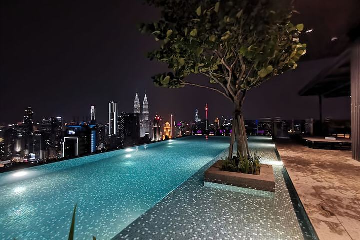 Pool 102 of 109