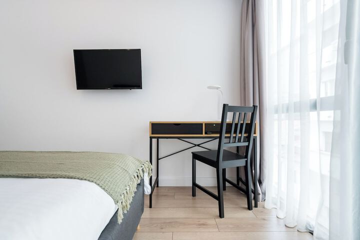 Room 93 of 355