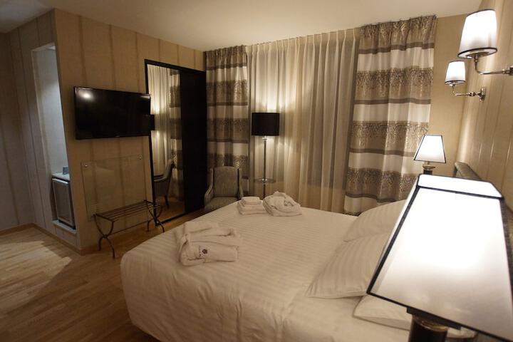 Room 92 of 103