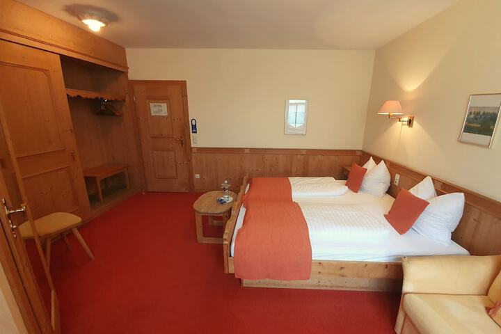 Room 13 of 67