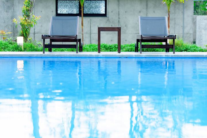 Hotel Pool