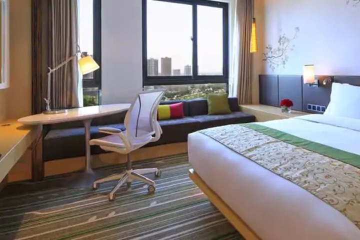 Room 7 of 36