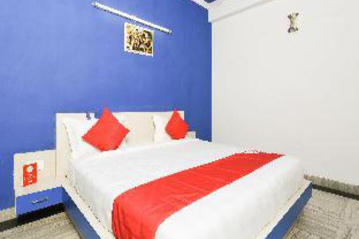 Room 12 of 20