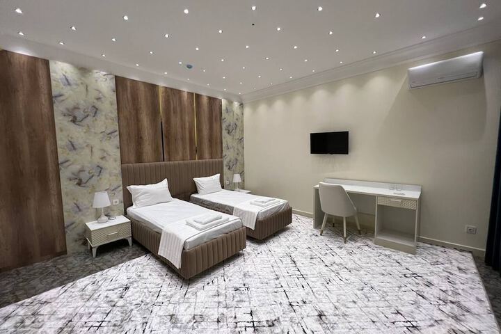 Room 2 of 8