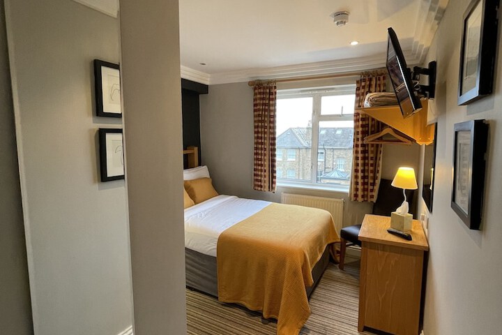 Room 7 of 39