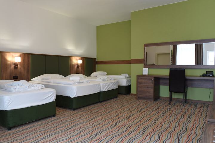 Room 5 of 19
