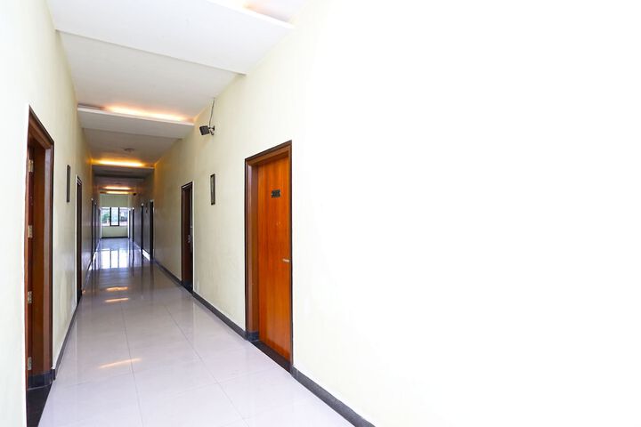 CAPITAL O 45308 HOTEL HIGHWAY