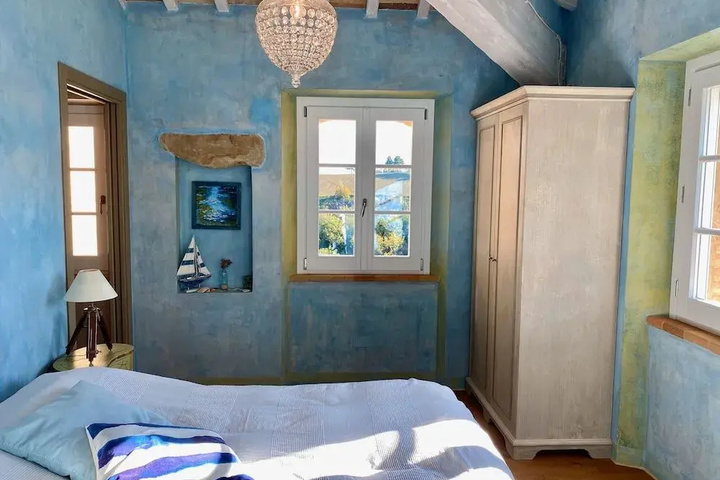 Room 3 of 23