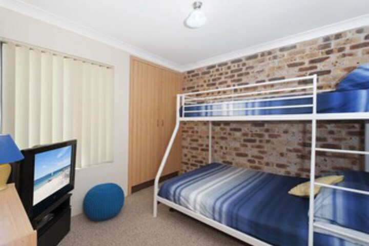 Room 4 of 17