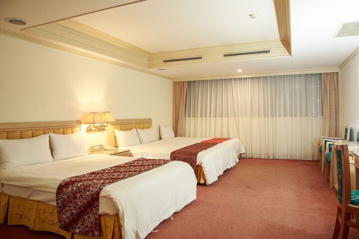 Room 19 of 35