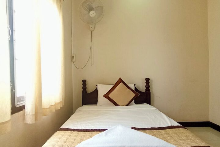 Room 2 of 36