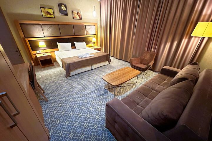 Room 19 of 53