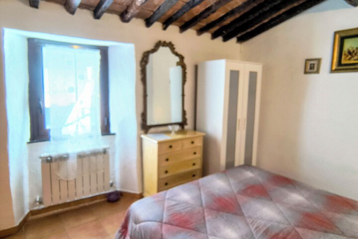 Room 12 of 52