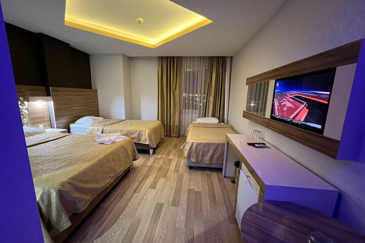 Room 10 of 65
