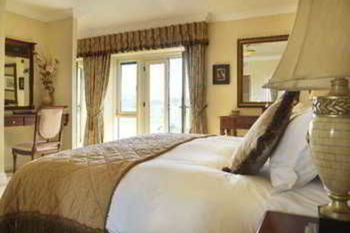Room 2 of 6