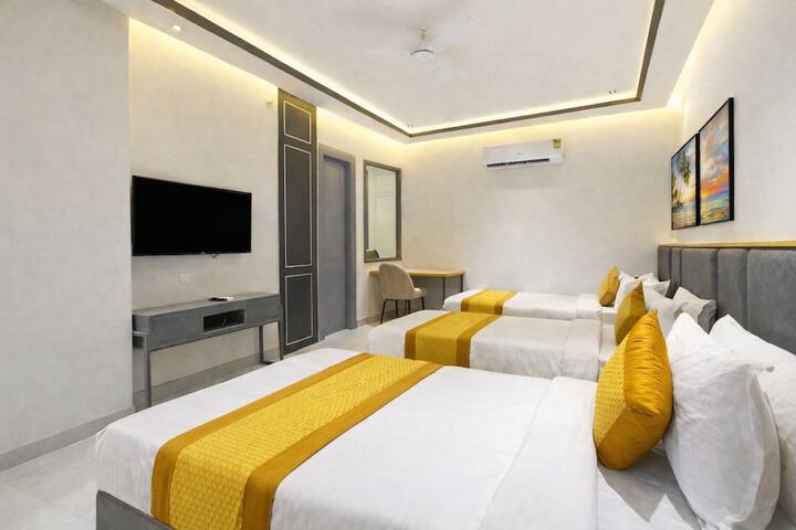Room 27 of 43