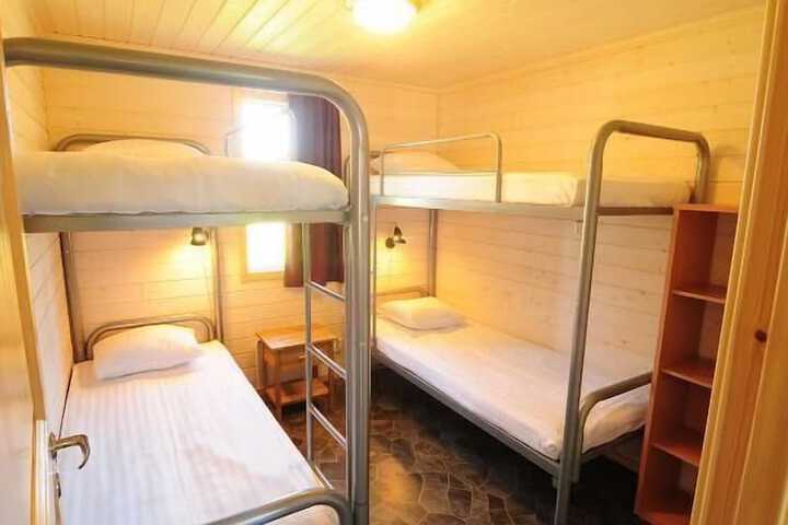 Room 13 of 36