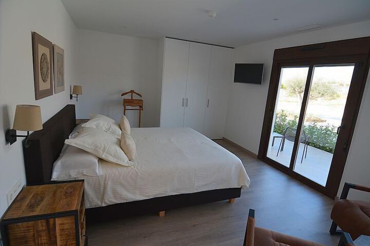 Room 12 of 90