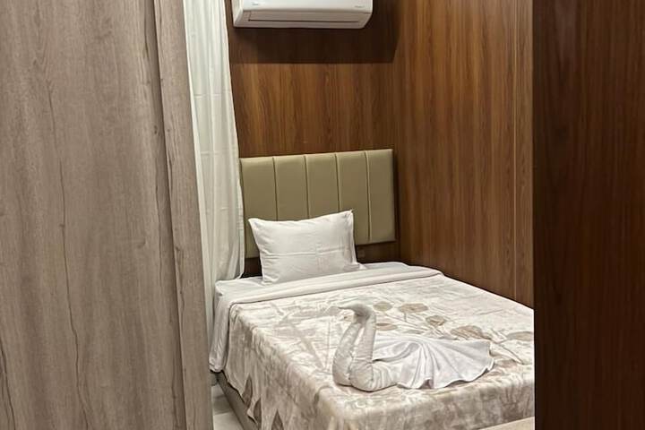Room 4 of 15