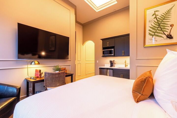 Room 3 of 22