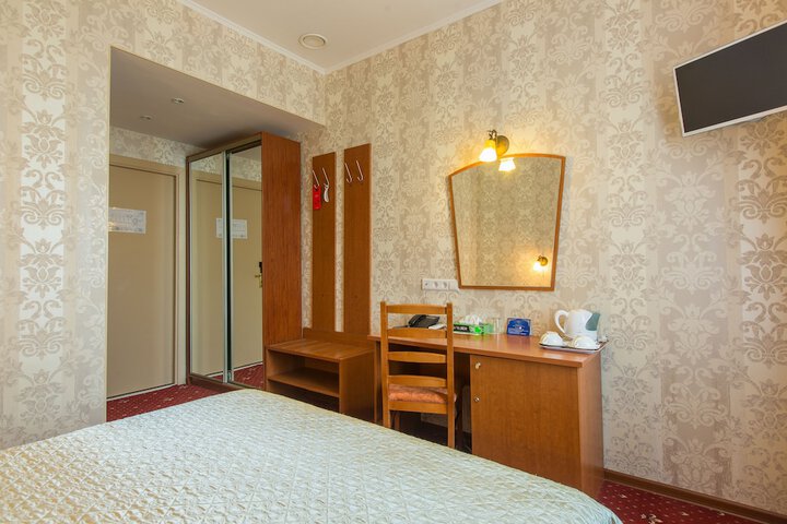 Room 12 of 66