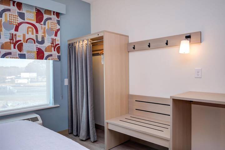 Room 15 of 51