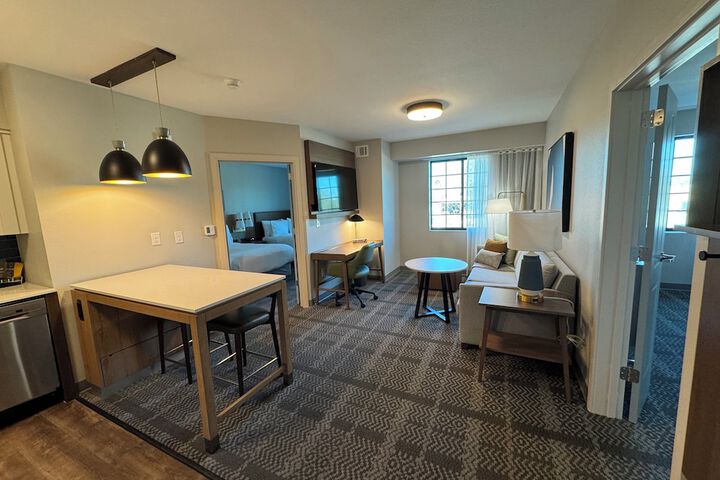 Studio Suite (3 of 18)