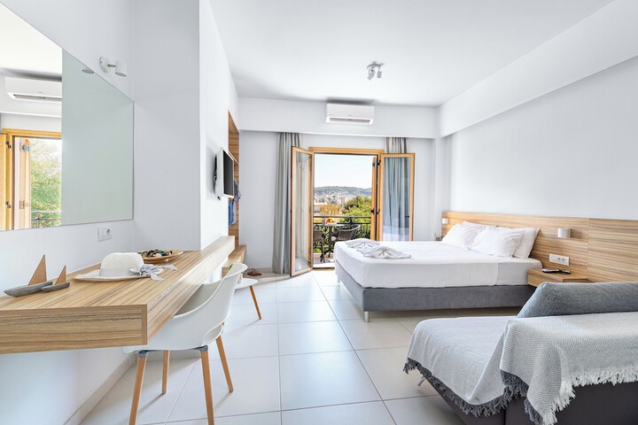 Room 40 of 70