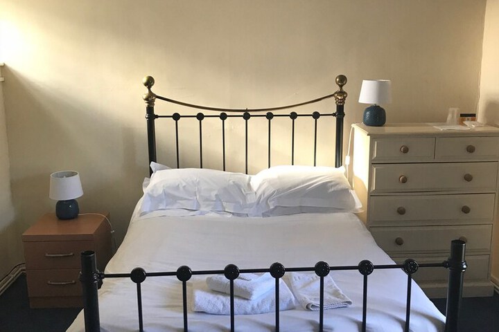 Room 4 of 14