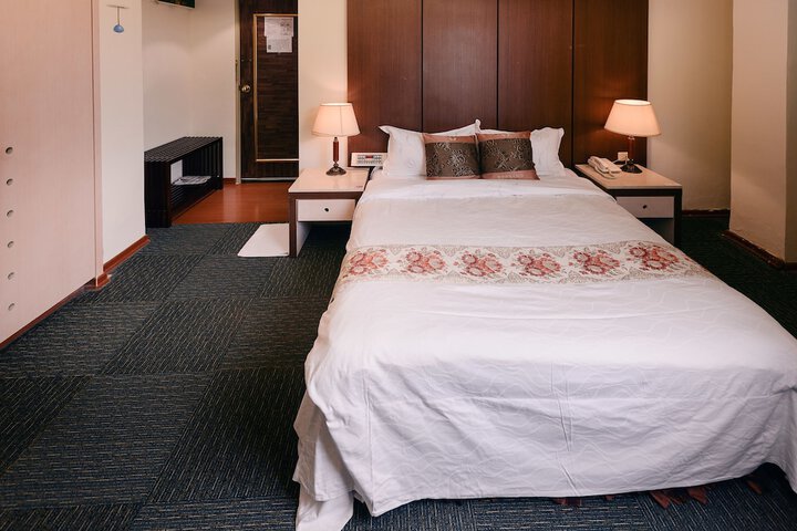 Room 13 of 60