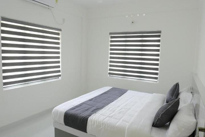 Yelza Hotel and Residence