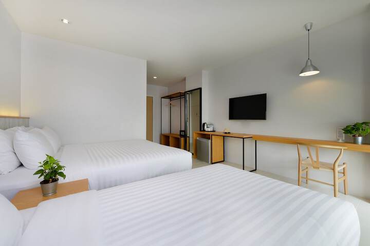 Room 12 of 63