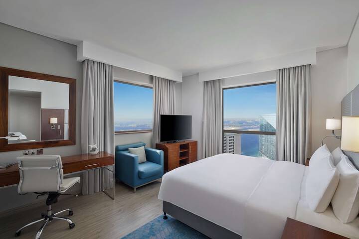 Room 43 of 199
