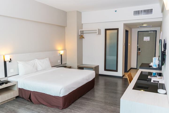 Room 8 of 41