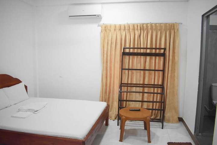 Room 19 of 28