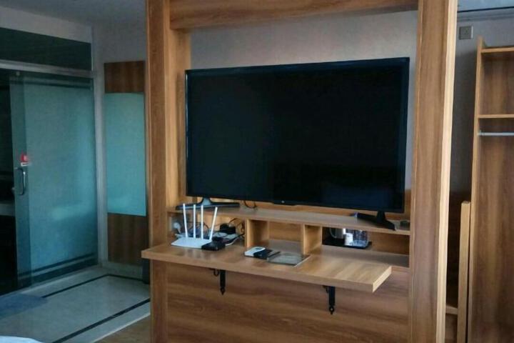 Room 100 of 142