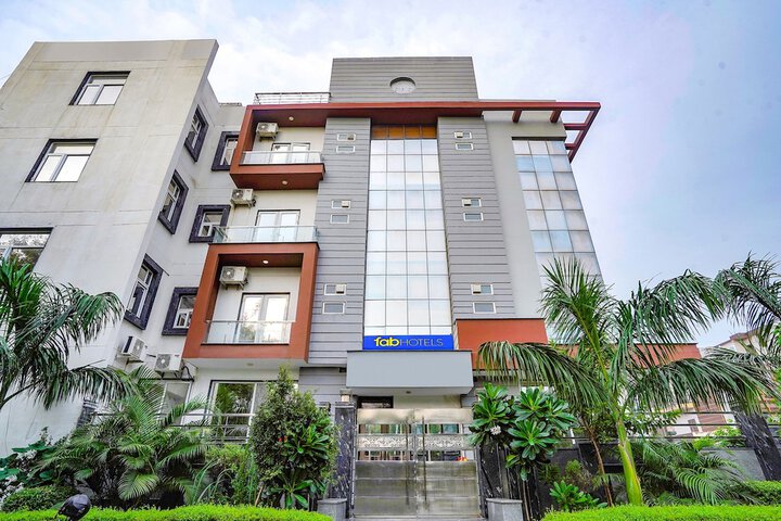 Fabhotel 17 Suites