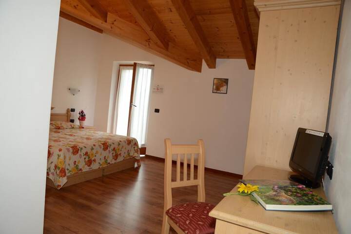 Room 6 of 69