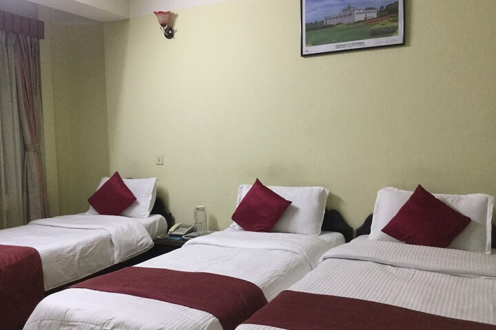 Room 9 of 33