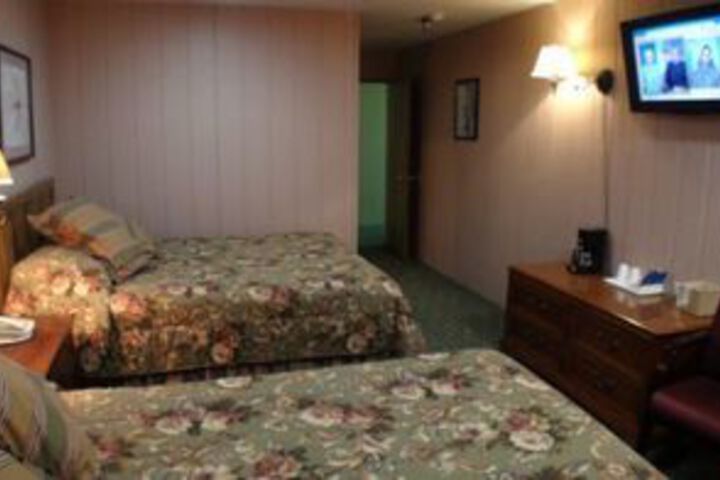 Room 32 of 48