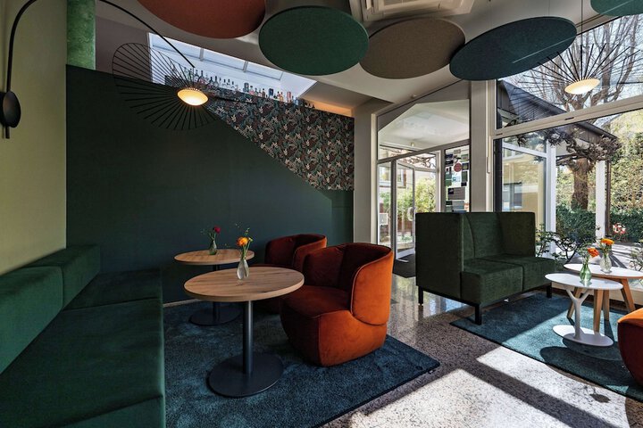 Guest Lobby