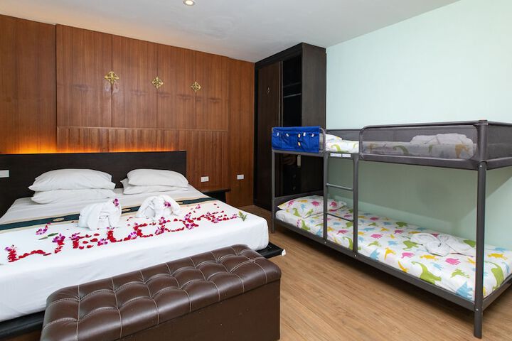 Room 30 of 80