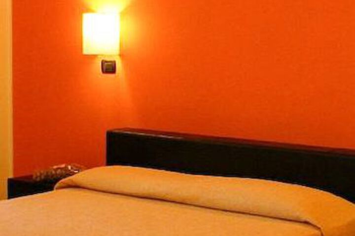 Room 4 of 24