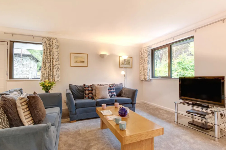 Luxurious Holiday Home With Private Garden at Chapel Stile