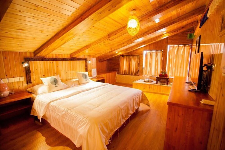 Room 3 of 24