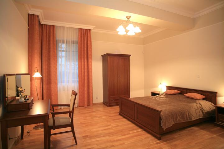 Room 8 of 51