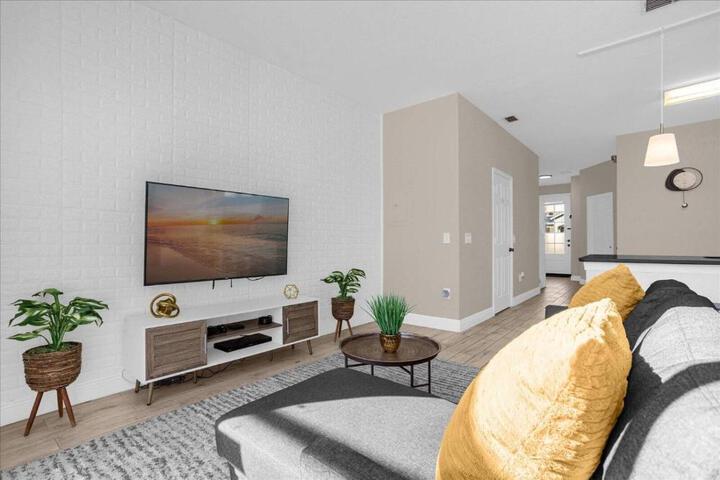3 Bedrooms 3 Bathrooms Windsor Hills 7662 SR in Orlando, FL