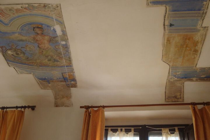 Room 10 of 39
