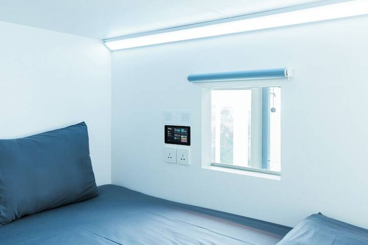 Room 8 of 13