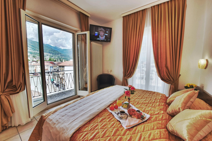 Room 5 of 26